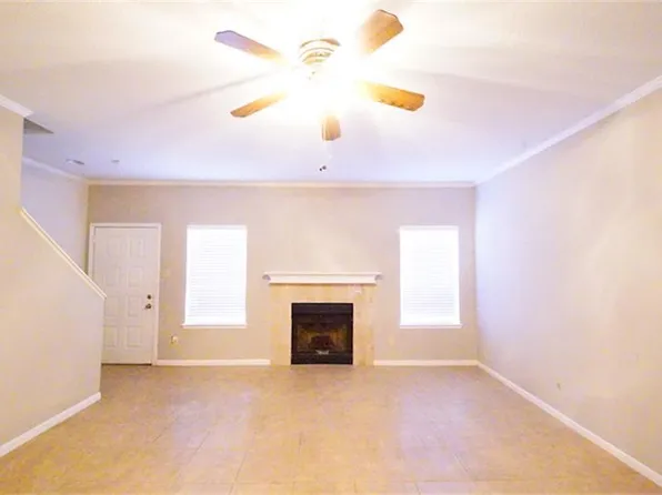 9850 Pagewood Ln APT 403, Houston, TX 77042