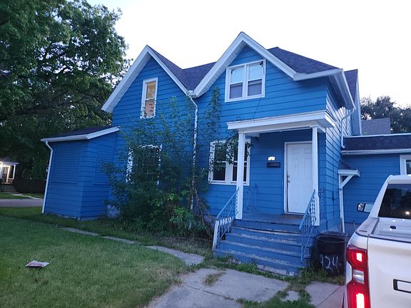 2nd image of 829 11th St