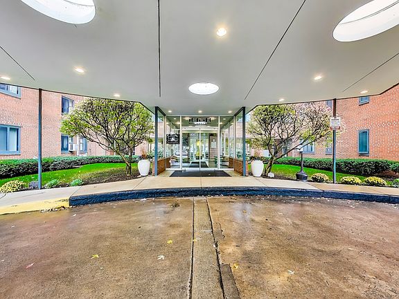 5th image of 5060 N Marine Dr Unit 6B