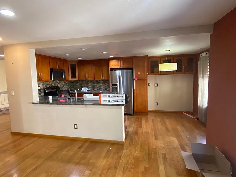 430 Galleria Dr — Photo 8