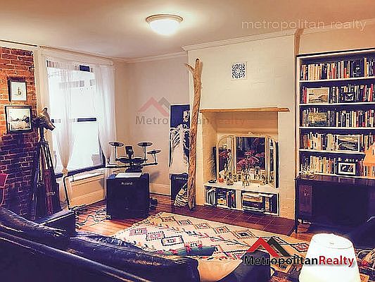 2nd image of 924 President St APT 1R