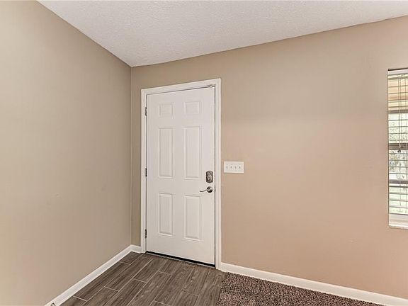 3rd image of 408 S Oakwood Ave