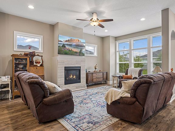 5th image of 1183 Willowbrook Cir