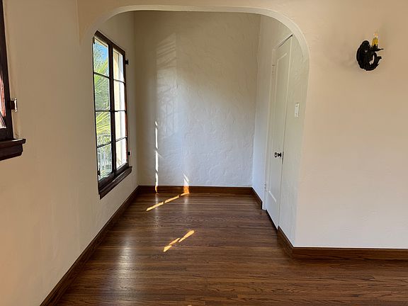 5th image of 458 N Genesee Ave #1/2