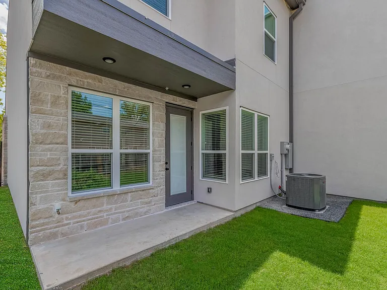 1531 Pine Ridge Dr — Photo 1
