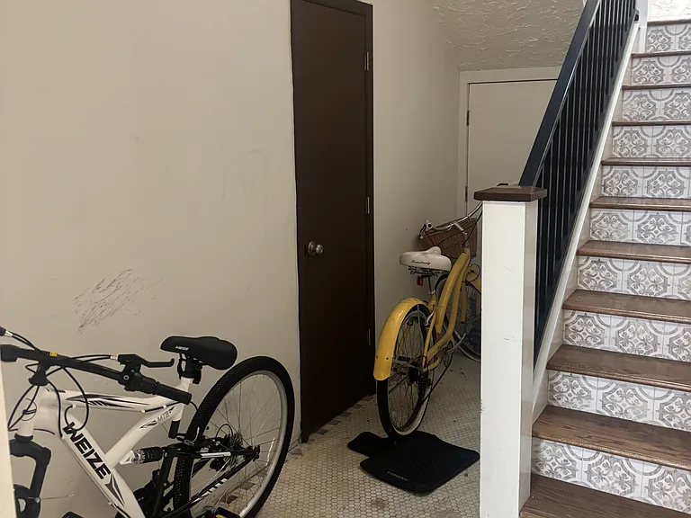 101 W Court St #A — Photo 5