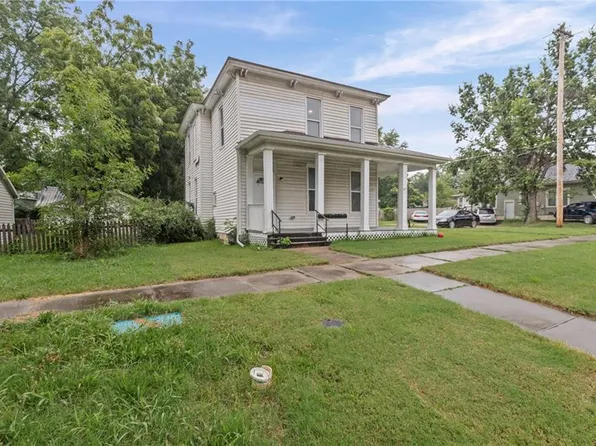 417 W 2nd St, Ottawa, KS 66067