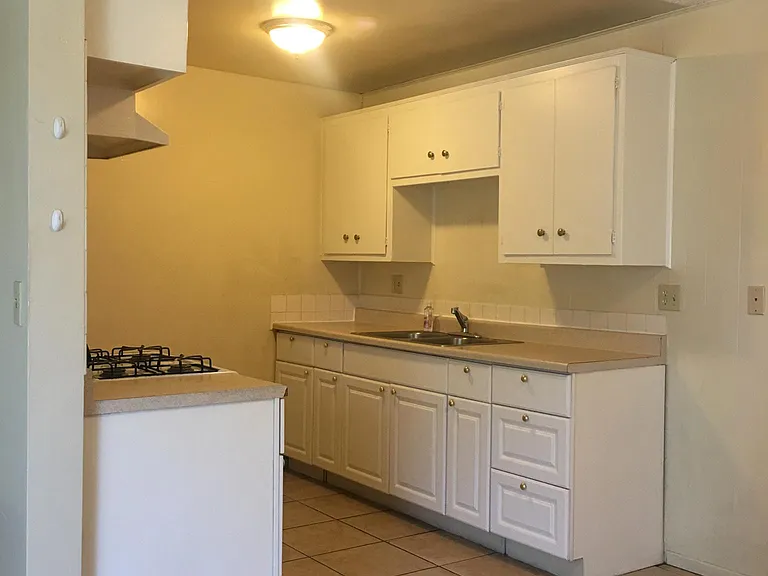 406 Tyler Way #C — Photo 10