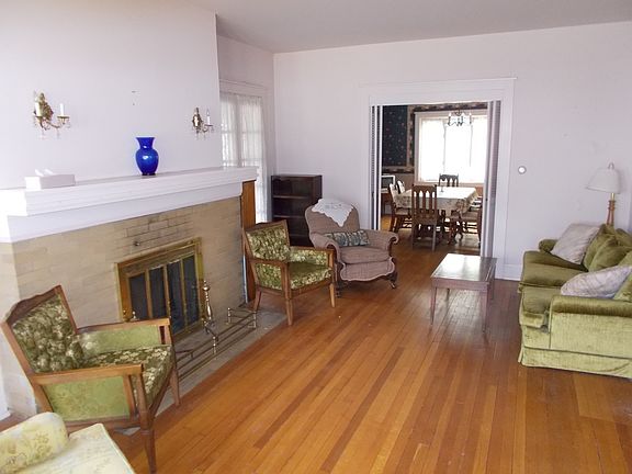 5th image of 114 Park Ave W