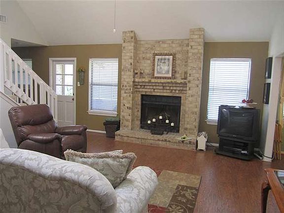3rd image of 7075 Shanahan Dr