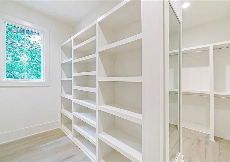 538 Park Dr NE — Photo 40