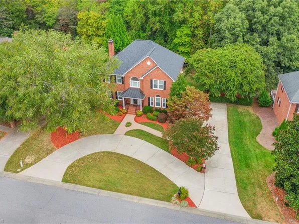 8205 Whitmore Cove Ln, Clemmons, NC 27012