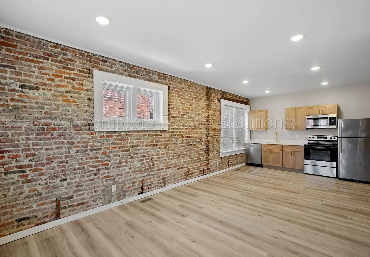 2 bed, 2.0 bath, 930 sqft, $1,350 — Photo 3