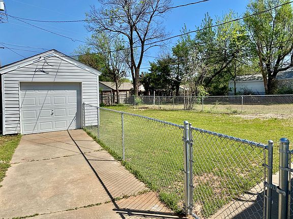 4th image of 709 E Steed Dr