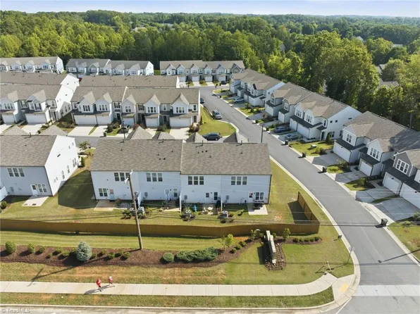 3703 Feltham Ln, Jamestown, NC 27282