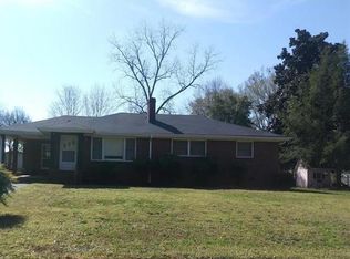 107 Julian Dr, Seneca, SC 29678