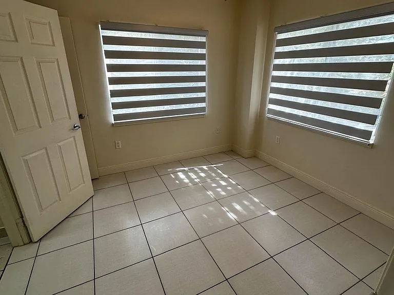 145 SW 15th Ave #204 — Photo 5