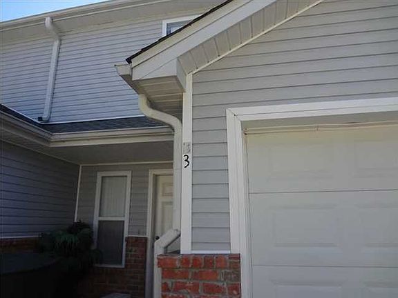 2nd image of 10 Park Cir SE Unit A3