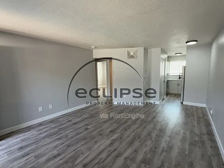 Summit View Apartments — Photo 191