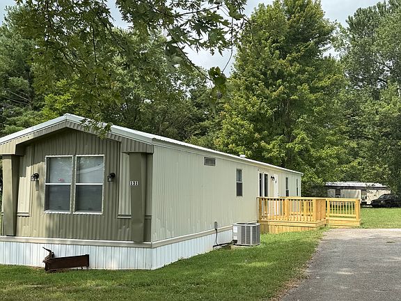 2nd image of 131 Maplewood Dr