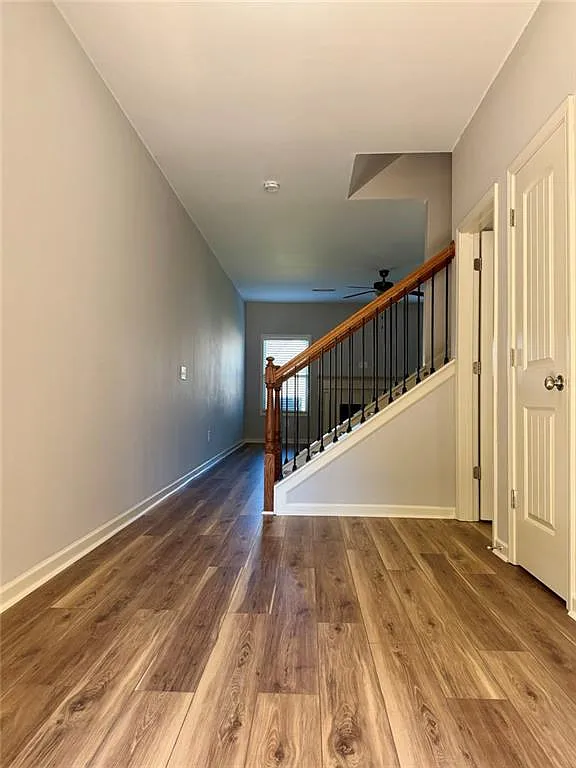 3 bed, 2.5 bath, 1986 sqft, $2,100 — Photo 2