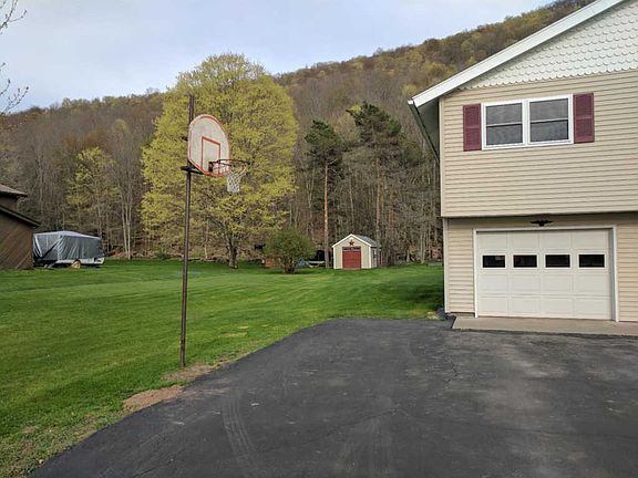 4th image of 134 Delside Dr