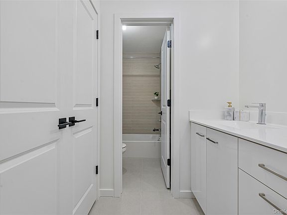 4th image of 17 Union Road #208