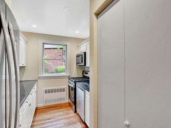 107 Beacon Hill Drive
