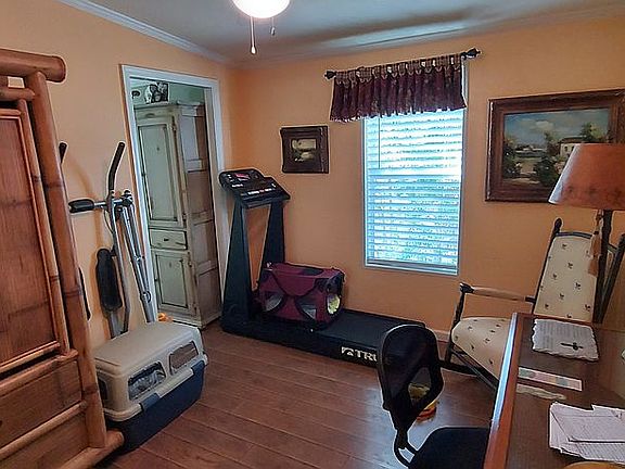 4th image of 4500 SE Sweetwood Way