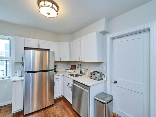 241 E St #3, Boston, MA 02127