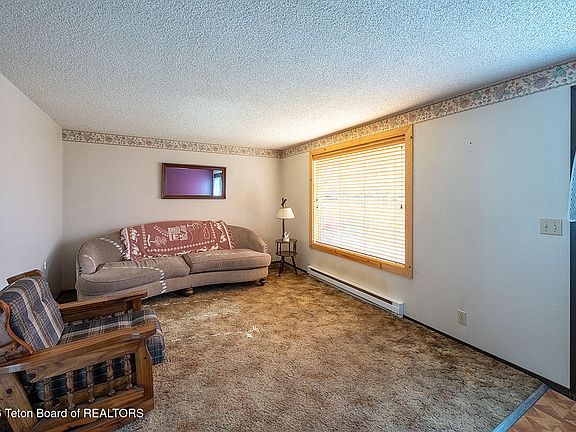 4th image of 172 W Cottonwood Dr