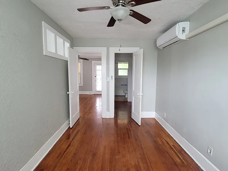 1206 Oak St NE #17 — Photo 8