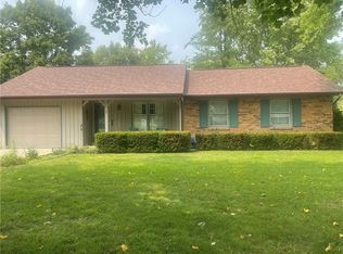 7 Payne Dr, Paris, IL 61944