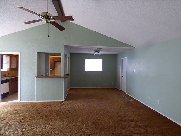 5th image of 3417 Crest Cliff Dr