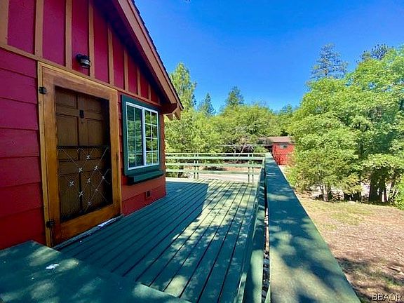 3rd image of 381 Vista Ln