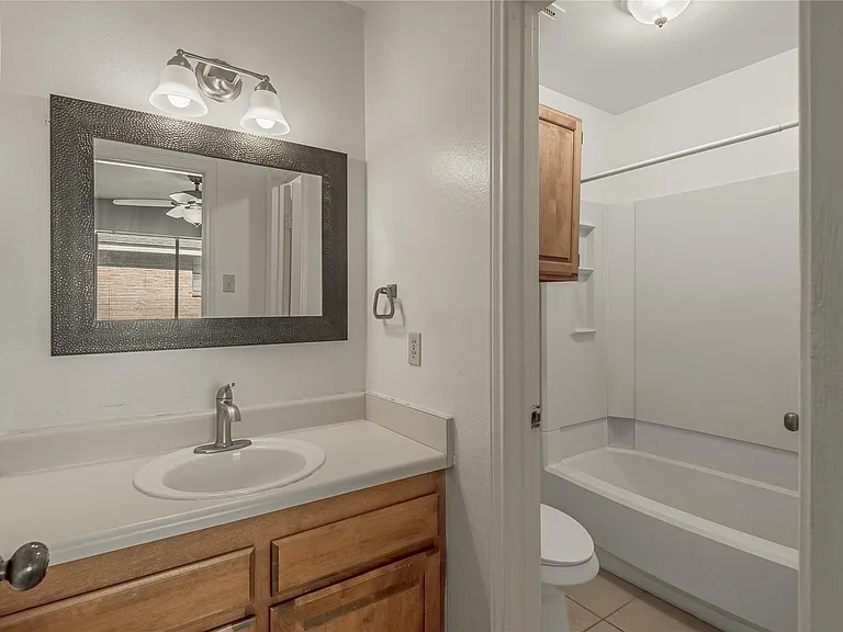 2404 Sycamore Ave #C4 — Photo 21