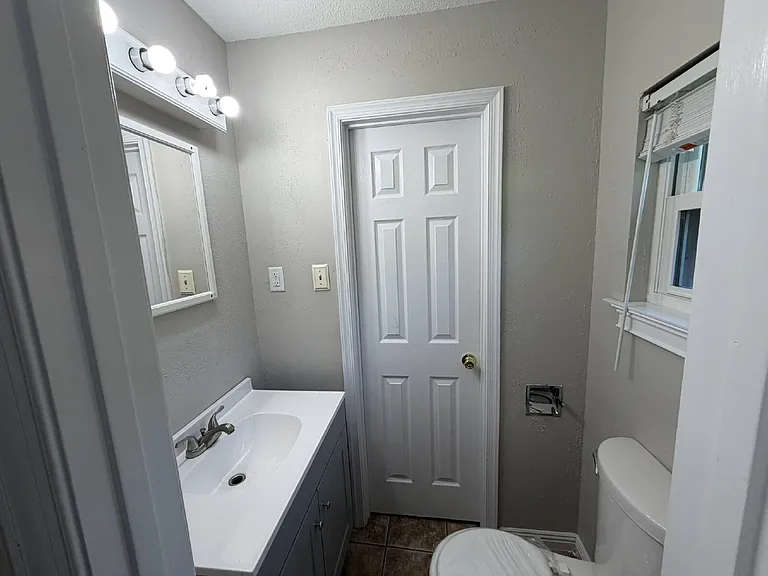 384 Pioneer Rd — Photo 8