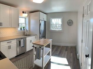 13100 Main Rd APT B, Mattituck, NY 11952