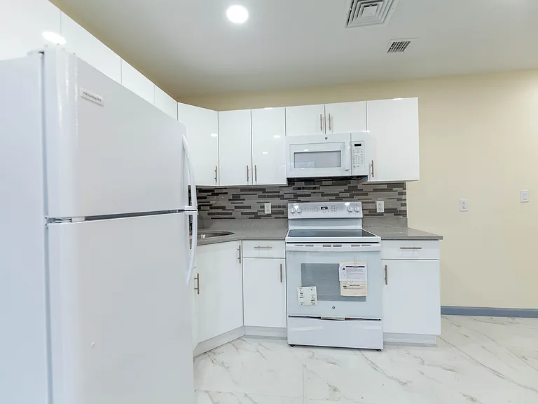216 N River St #304 — Photo 4
