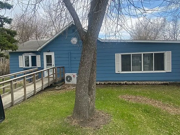 712 4th St, Cando, ND 58324