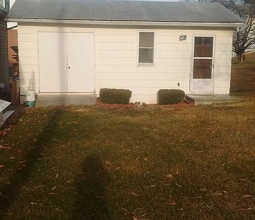 61'x24' detached building.