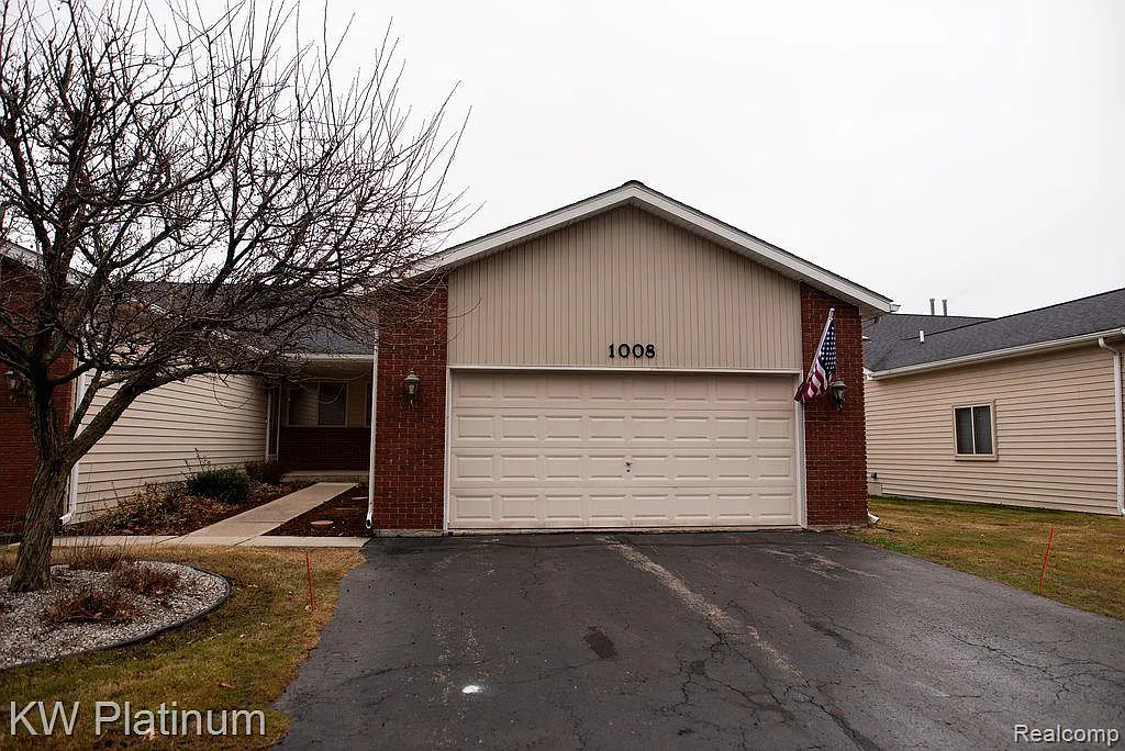 1008 Saint Joseph Ln photo 1