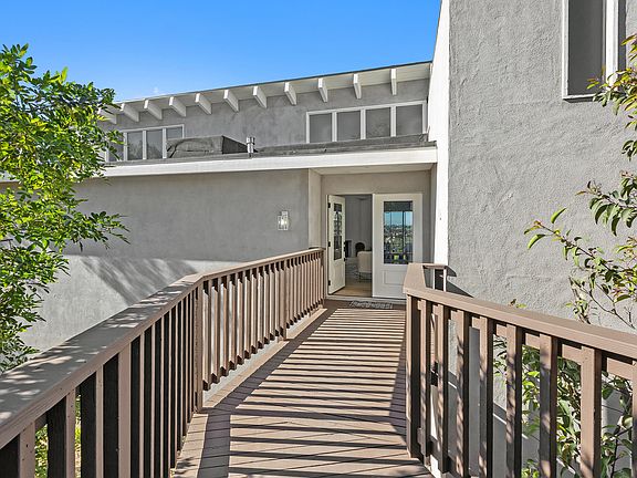 3rd image of 700 Selma Pl