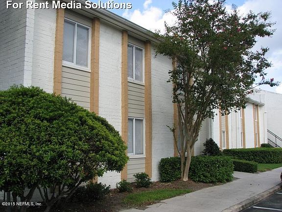 Exterior 3