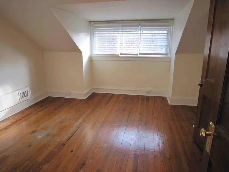 6339 Phillips Ave — Photo 11