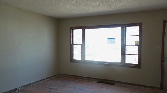 2nd image of 2009 Maddi Ave
