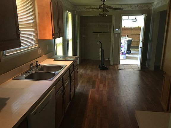5th image of 16947 Londonberry Ln