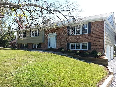 1st image of 203 Holly Ct