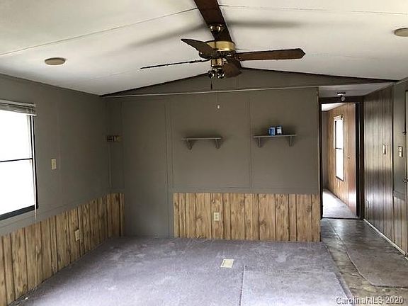 4th image of 127 Martindale Ln