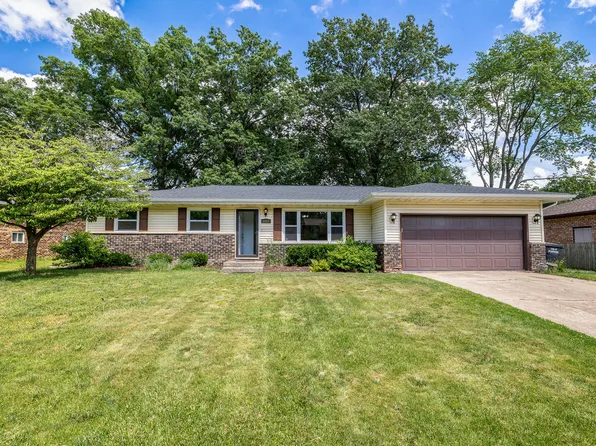 2853 Teresa St, Portage, IN 46368